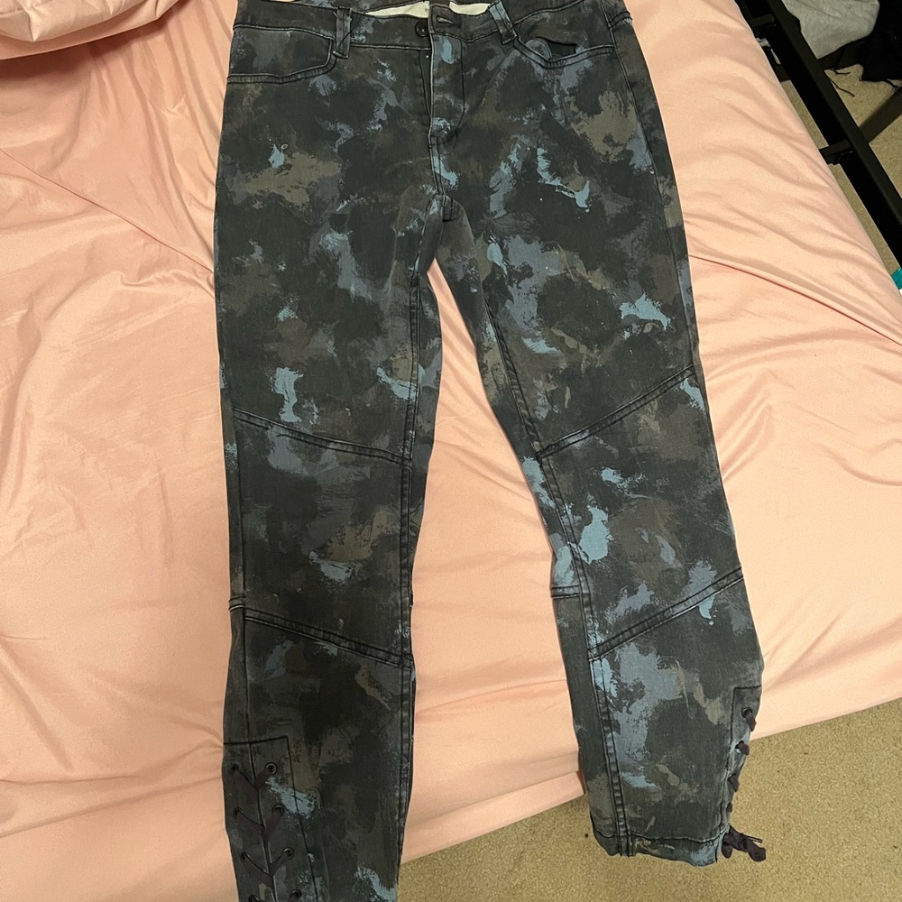 Blue/gray camo pants